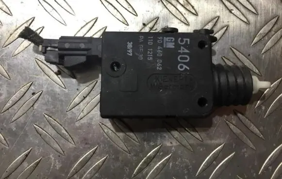 Opel Zafira A Central locking motor 90460062 1101215