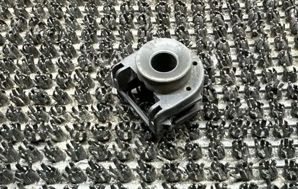 Radiator mount bracket