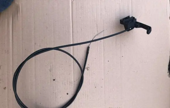 Volkswagen Polo II 86C 2F Engine bonnet/hood lock release cable 