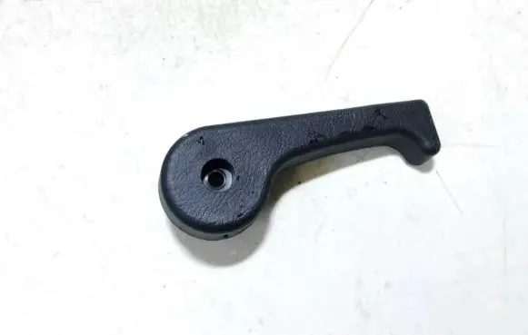 KIA Ceed Engine bonnet (hood) release handle