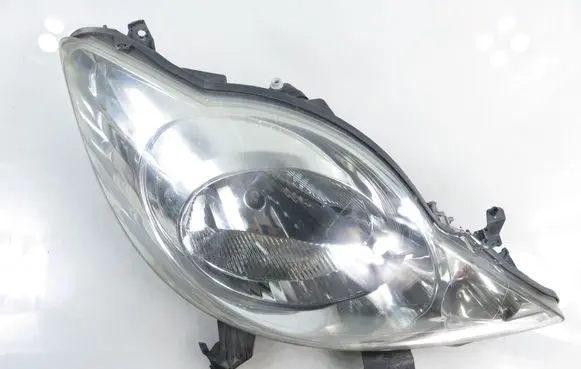 Peugeot 107 Headlight/headlamp 811100H030
