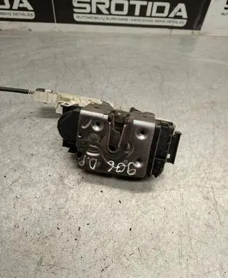 Mercedes-Benz Sprinter W906 Front door lock A9067200135 ZGS009