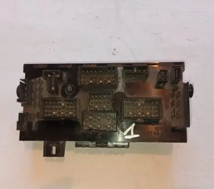 Volkswagen Golf II Fuse box set 171941813D