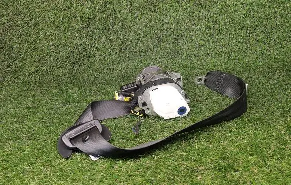Volkswagen Jetta VI Front seatbelt 5C6857705B