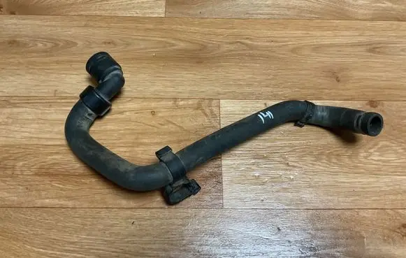 Opel Insignia A Engine coolant pipe/hose 565563897