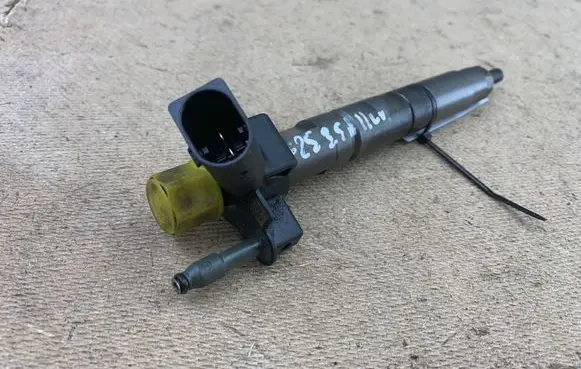BMW X3 F25 Fuel injector 13537823461 13537823462 7823461