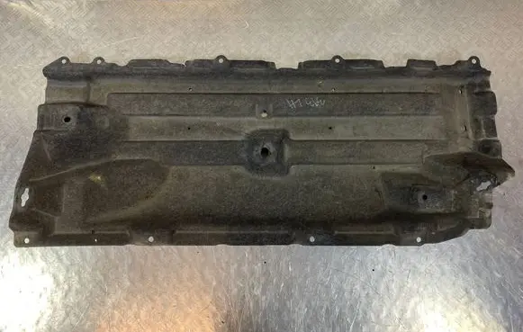 Mitsubishi Outlander IV Center/middle under tray cover 