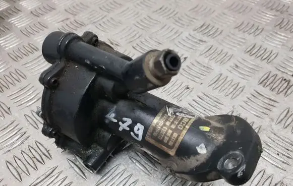 Ford Focus Vacuum pump S24B04