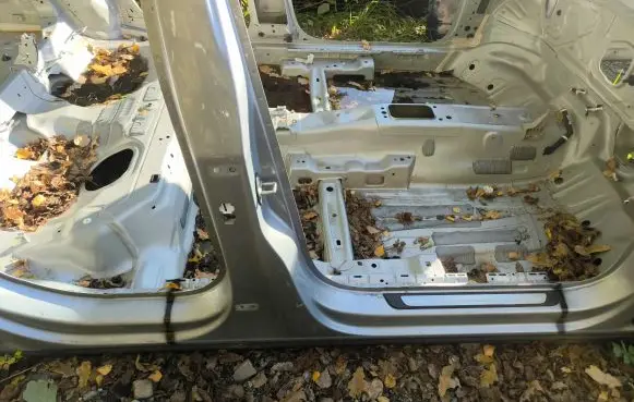 Audi Q2 - Pillar (middle) 