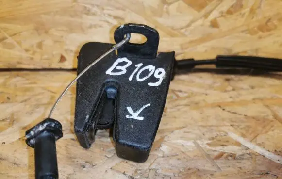 Loading door lock