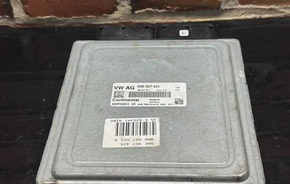 Audi Q7 4M Engine control unit/module 06E907425 5WP50201