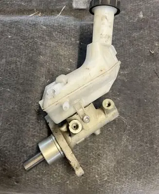 Renault Clio III Master brake cylinder