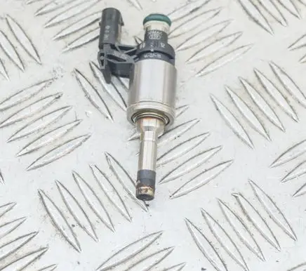 Skoda Yeti (5L) Fuel injector 04E906036Q 0261500354