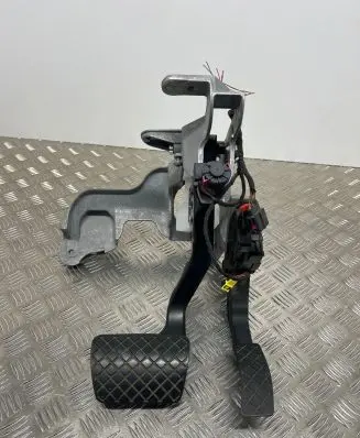 Audi A6 C7 Pedal assembly 4G1723117 S11201