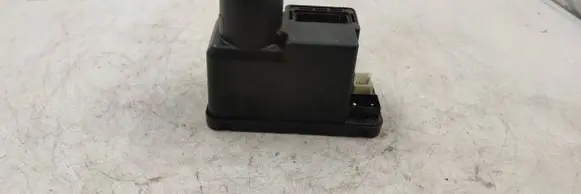 Audi A4 S4 B5 8D Central locking vacuum pump 4A0862257C