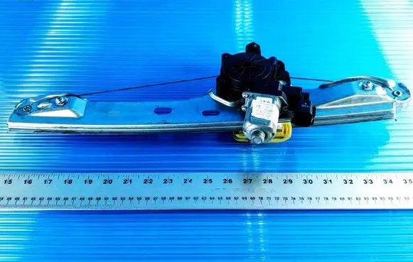 Ford Fiesta Front door window regulator with motor 920399104