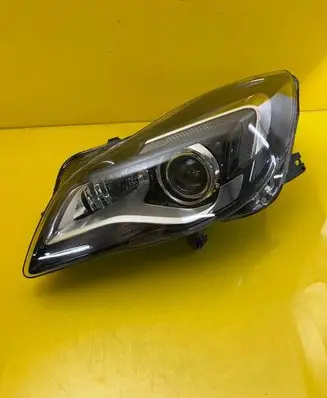 Opel Insignia A Headlight/headlamp 1ZT011166-01