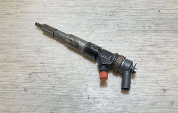 BMW 3 E90 E91 Fuel injector 7793836 0445110216