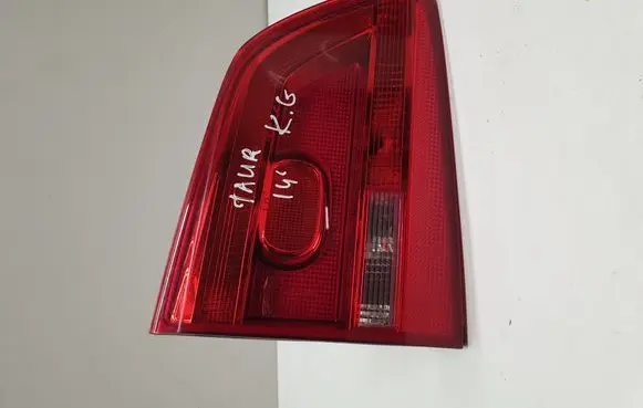 Volkswagen Touran II Tailgate rear/tail lights
