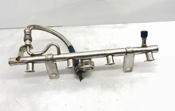 Mercedes-Benz C W203 Fuel main line pipe A1110780292