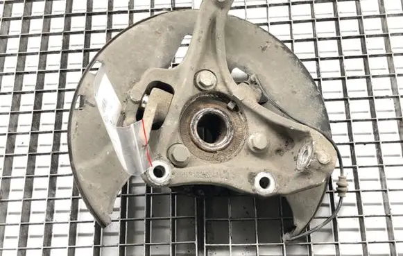 Opel Insignia A Front wheel hub spindle knuckle