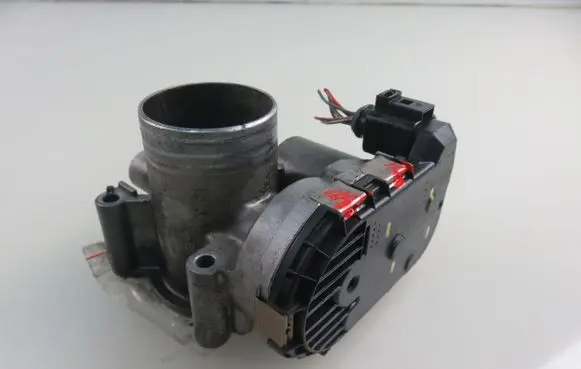 Volkswagen Polo III 6N 6N2 6NF Throttle body valve 030133062C