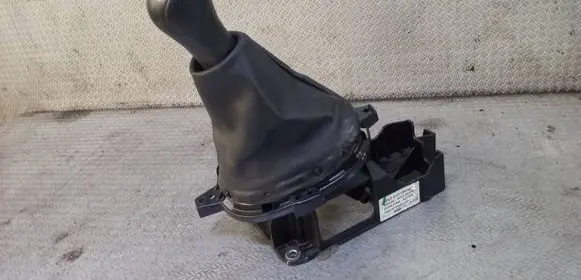 Nissan Note (E12) Gear shifter/selector 341013VUOA