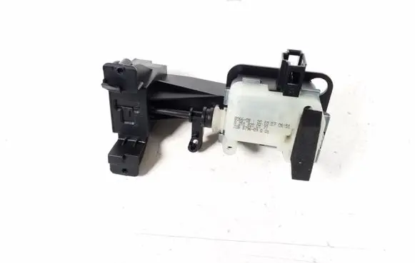 Fuel tank cap lock