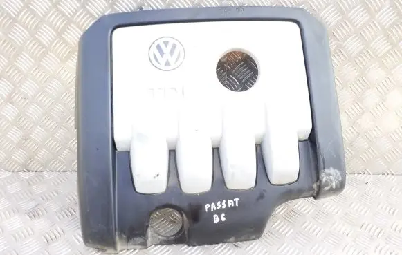 Volkswagen PASSAT B6 Engine cover (trim) 03G103925