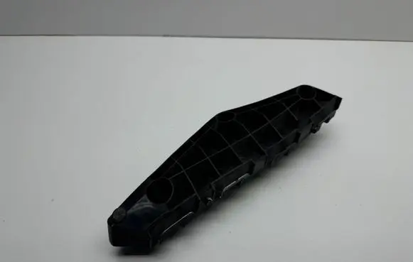 Front bumper mounting bracket