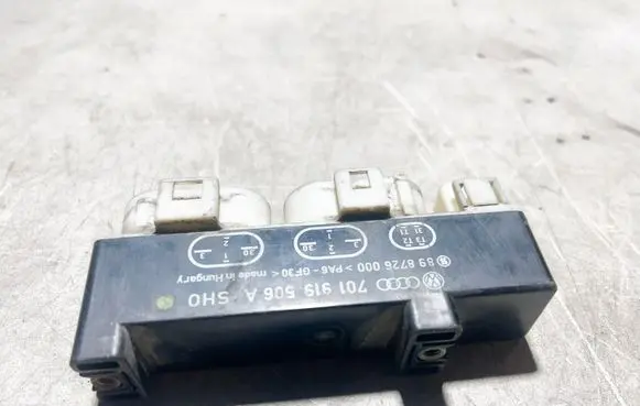 Volkswagen Multivan T4 Coolant fan relay 701919506A