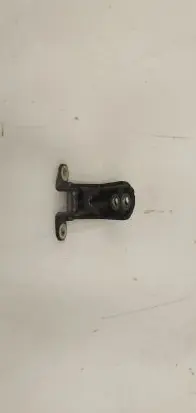 Nissan Leaf II (ZE1) Front door upper hinge