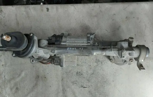 Volkswagen Touran I Steering rack 1k2909144m