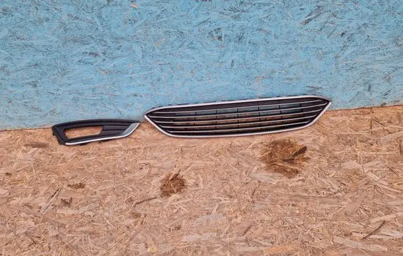 Ford Focus Front grill C816C F1EB8C436A