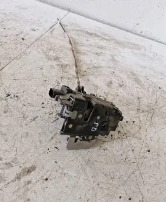 Audi A6 S6 C5 4B Front door lock