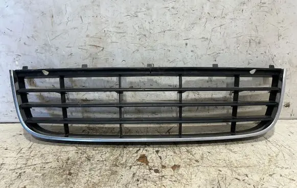 Volkswagen Golf V Front bumper lower grill 1K0853101A 1K0853101