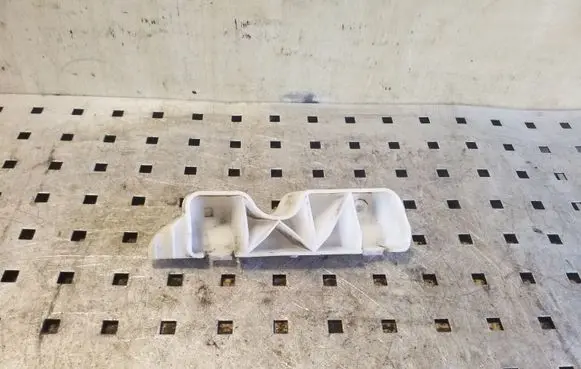 Nissan Qashqai Front bumper mounting bracket