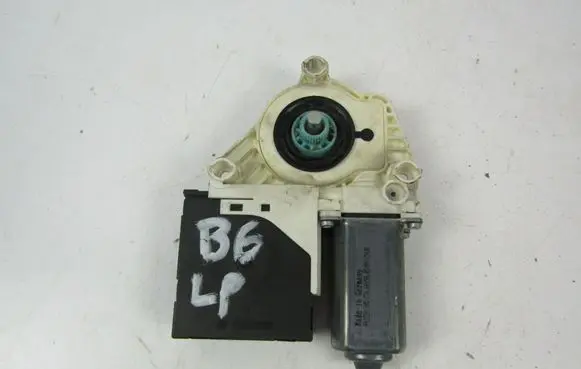 Volkswagen PASSAT B5.5 Front door window regulator motor 1K0959793H
