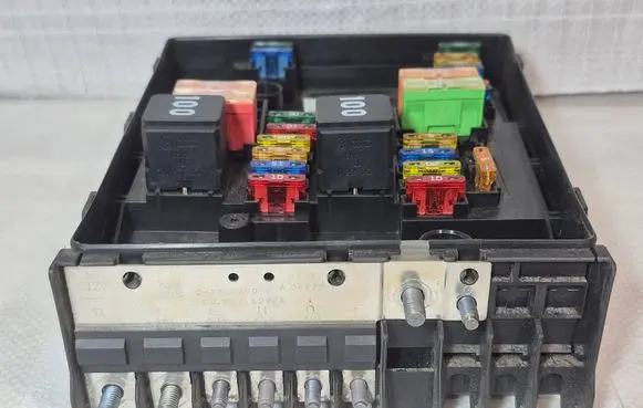 Skoda Yeti (5L) Fuse box set 1K0937125D