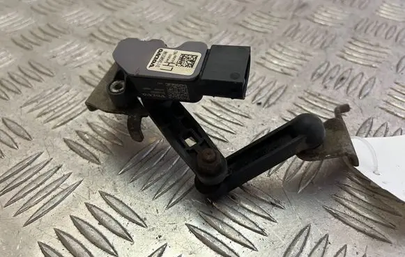 Headlight/headlamp level sensor