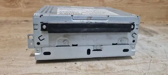 Volvo V70 Radio/CD/DVD/GPS head unit 31260540AA