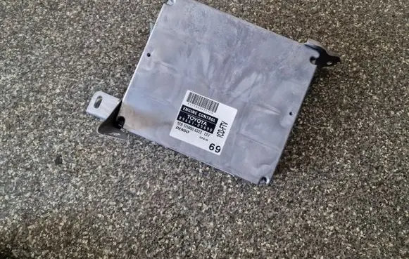 Toyota Avensis T250 Engine control unit/module 8966105690
