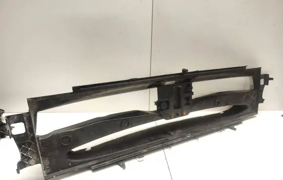 Tesla Model S Intercooler air guide/duct channel 103820800A