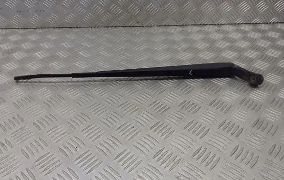 Toyota Yaris Front wiper blade arm