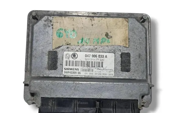 Skoda Fabia Mk1 (6Y) Engine control unit/module 047906033A 3PASJ43 5WP4330906