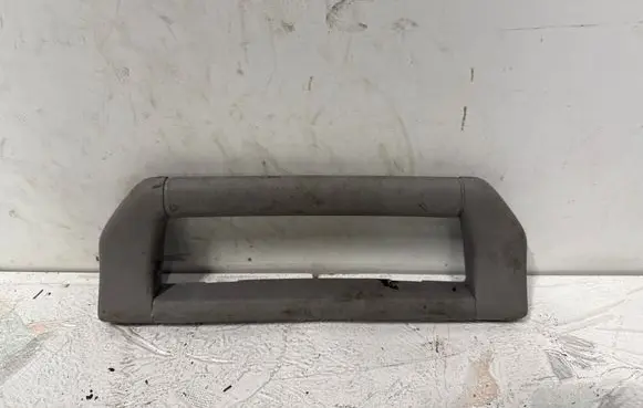 BMW 5 E34 Rear interior roof grab handle 8102403