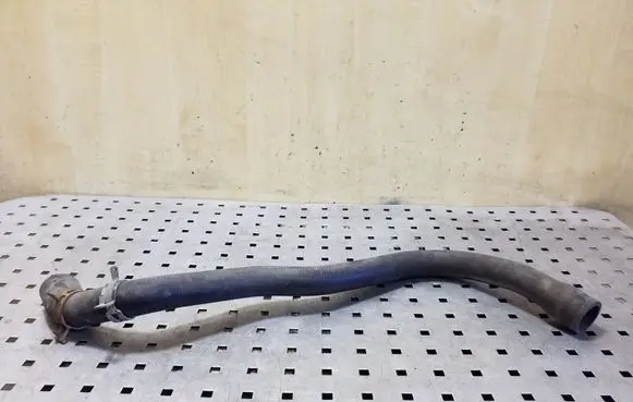 Volkswagen PASSAT B4 Engine coolant pipe/hose 3A0121101F