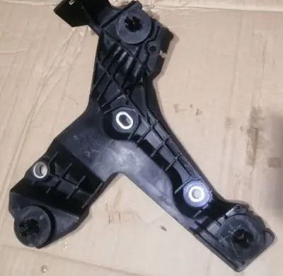Volvo S60 Air filter cleaner box bracket assembly 30636575