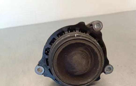 BMW X3 F25 Engine mount bracket 6868489 240914
