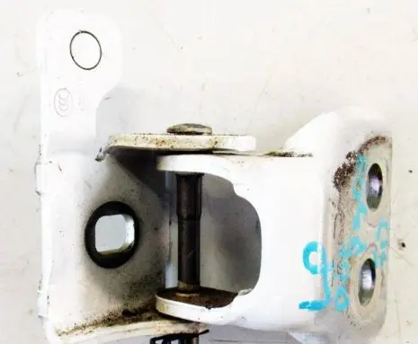 Peugeot 308 Front door lower hinge 
